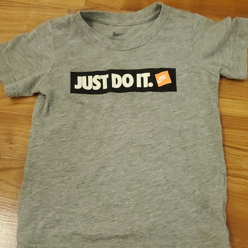 Grey Nike tshirt